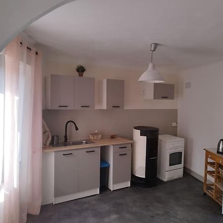 Jolie Maison De Bourg Tout Equipee 10Km D'Ambert Saint-Amant-Roche-Savine Eksteriør billede