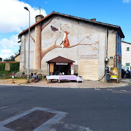 Jolie Maison De Bourg Tout Equipee 10Km D'Ambert Saint-Amant-Roche-Savine Værelse billede